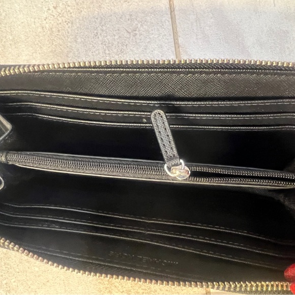Michael Kors Wallet in excellent condition! - Picture 8 of 8
